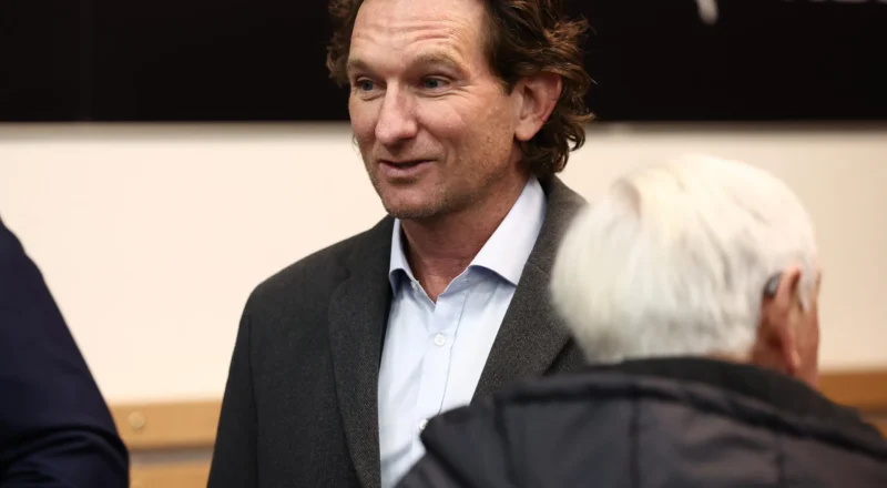 James Hird return not ruled out after Bombers sack coach Brad Scott