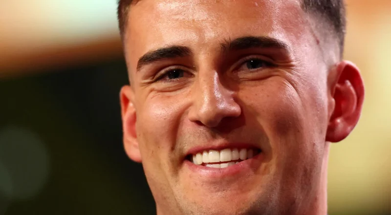 Collingwood’s Nick Daicos win first Brownlow Medal with record 47 votes