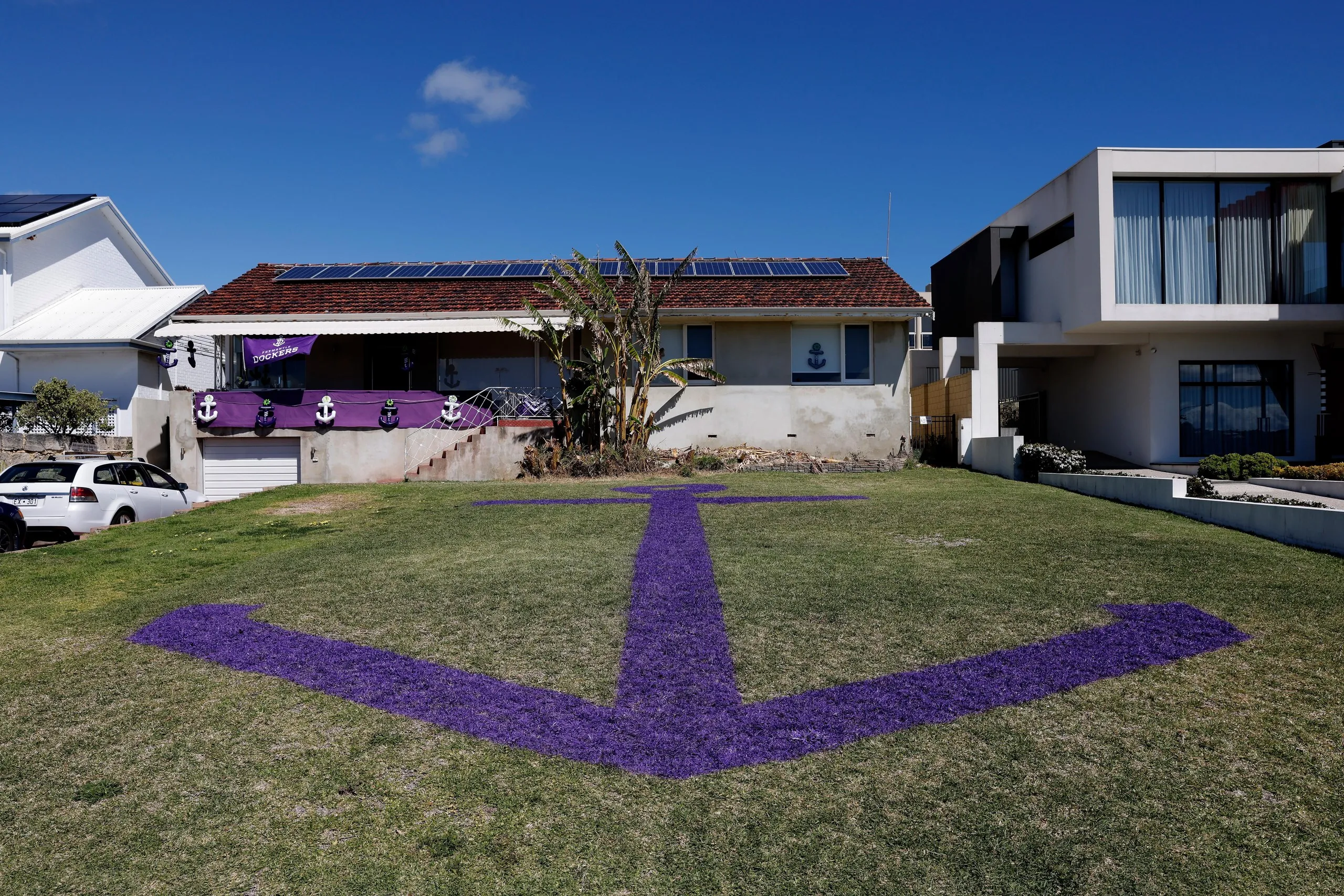 A house in East Fremantle with an anchor painted on the front lawn.